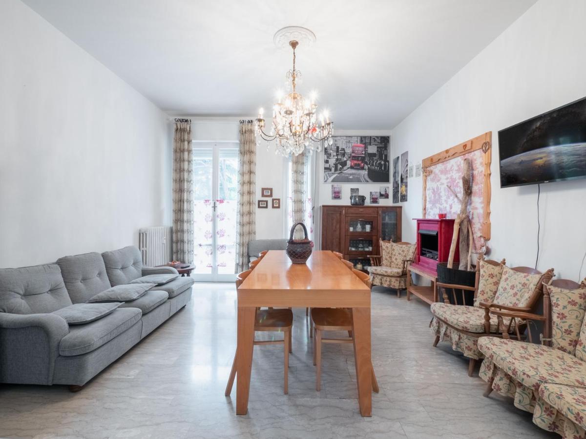 Flaminia Bright & Roomy Apartment Pesaro Exterior foto